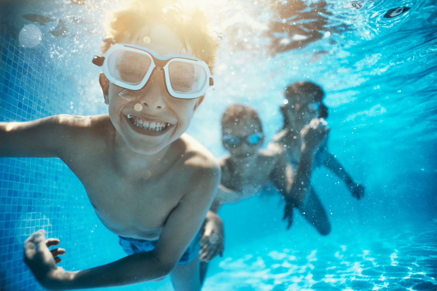 Publicaciones Virales en Redes Sociales Desean un 'Feliz Temporada de la Piscina Como Baño' a Quienes Celebran. ¿Pero realmente es así?